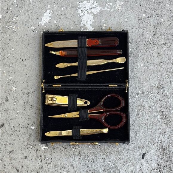 Vintage miniature, travel manicure set - Picture 1 of 6